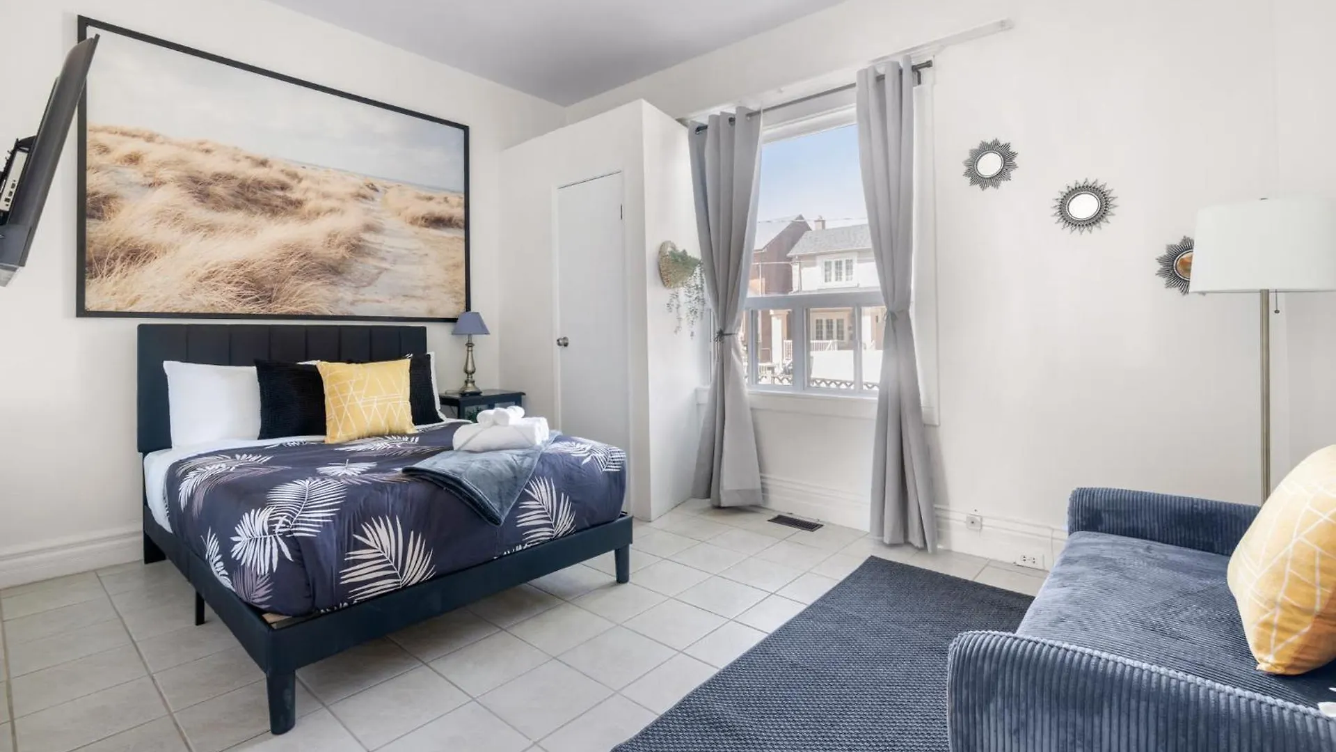 Bedroom In Corso Italia Neighborhood Toronto
